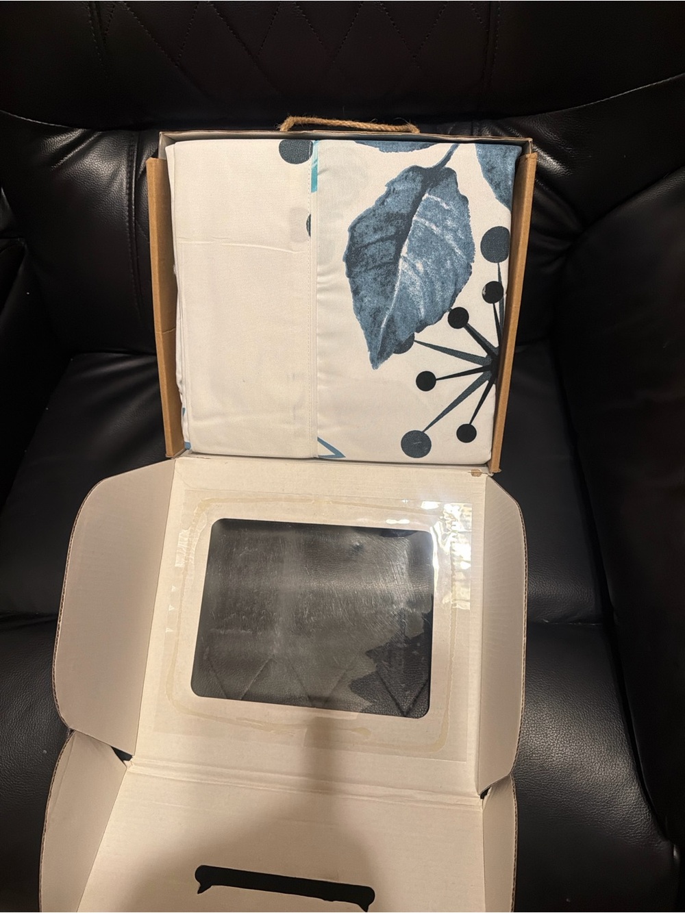 Tablet Sleeve Case Cover in Blue and White - Unbranded